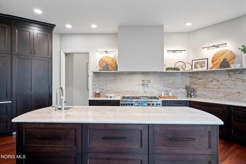 Tiny photo for 26976 W River Road, Perrysburg, OH 43551 (MLS # 10005247)