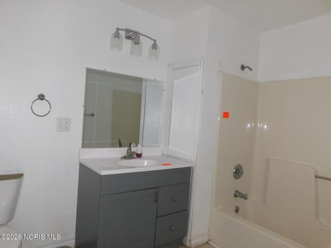 Tiny photo for 5526 Brophy Drive, Toledo, OH 43611 (MLS # 10003975)