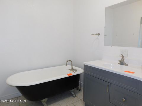 Tiny photo for 5526 Brophy Drive, Toledo, OH 43611 (MLS # 10003975)