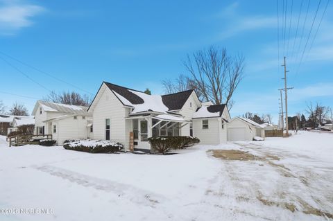 Photo of 301 Allen Avenue, Findlay, OH 45840 (MLS # 10003713)