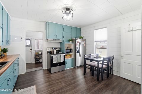 Tiny photo for 301 Allen Avenue, Findlay, OH 45840 (MLS # 10003713)