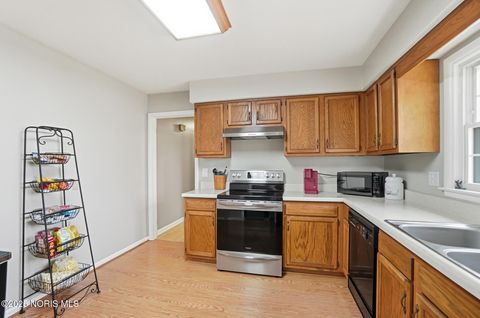 Tiny photo for 242 E Yates Avenue, Findlay, OH 45840 (MLS # 10004415)