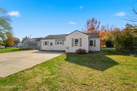 Tiny photo for 242 E Yates Avenue, Findlay, OH 45840 (MLS # 10004415)