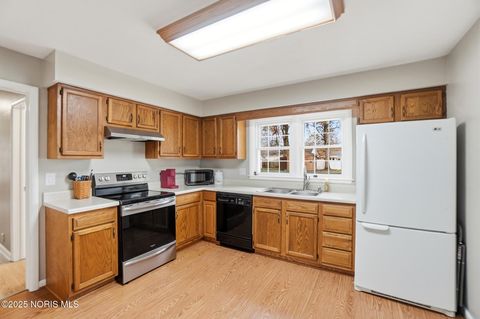 Tiny photo for 242 E Yates Avenue, Findlay, OH 45840 (MLS # 10004415)