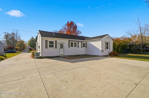Tiny photo for 242 E Yates Avenue, Findlay, OH 45840 (MLS # 10004415)