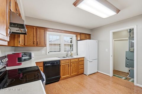 Tiny photo for 242 E Yates Avenue, Findlay, OH 45840 (MLS # 10004415)