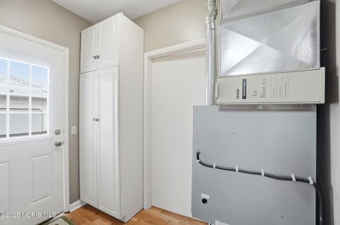 Tiny photo for 242 E Yates Avenue, Findlay, OH 45840 (MLS # 10004415)