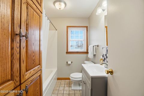 Tiny photo for 242 E Yates Avenue, Findlay, OH 45840 (MLS # 10004415)