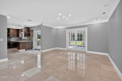 Tiny photo for 4545 Indian Road, Ottawa Hills, OH 43615 (MLS # 10014155)
