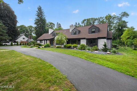 Tiny photo for 4545 Indian Road, Ottawa Hills, OH 43615 (MLS # 10014155)