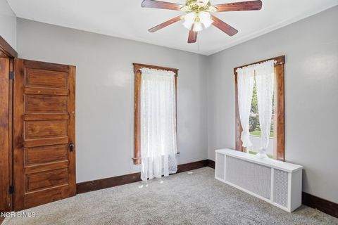 Tiny photo for 915 W Main Cross Street, Findlay, OH 45840 (MLS # 10008694)