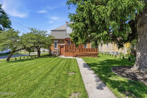 Tiny photo for 915 W Main Cross Street, Findlay, OH 45840 (MLS # 10008694)