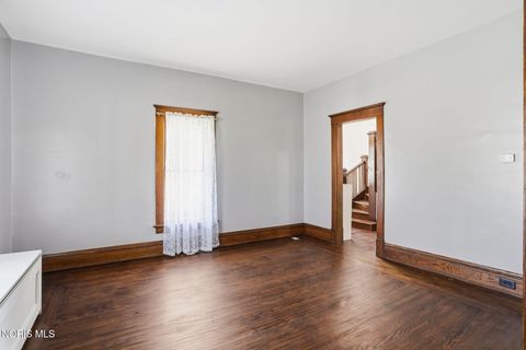 Tiny photo for 915 W Main Cross Street, Findlay, OH 45840 (MLS # 10008694)