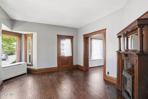 Tiny photo for 915 W Main Cross Street, Findlay, OH 45840 (MLS # 10008694)