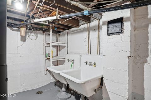 Tiny photo for 915 W Main Cross Street, Findlay, OH 45840 (MLS # 10008694)