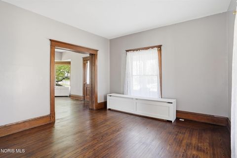 Tiny photo for 915 W Main Cross Street, Findlay, OH 45840 (MLS # 10008694)