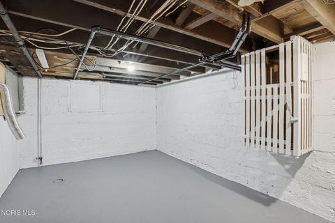 Tiny photo for 915 W Main Cross Street, Findlay, OH 45840 (MLS # 10008694)