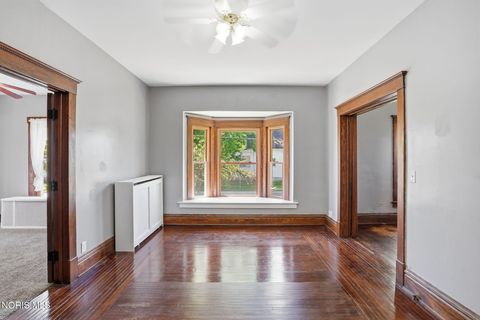 Tiny photo for 915 W Main Cross Street, Findlay, OH 45840 (MLS # 10008694)