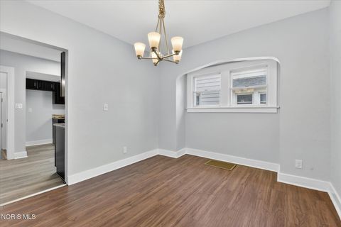 Tiny photo for 4544 Commonwealth Avenue, Toledo, OH 43612 (MLS # 10008334)