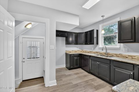 Tiny photo for 4544 Commonwealth Avenue, Toledo, OH 43612 (MLS # 10008334)