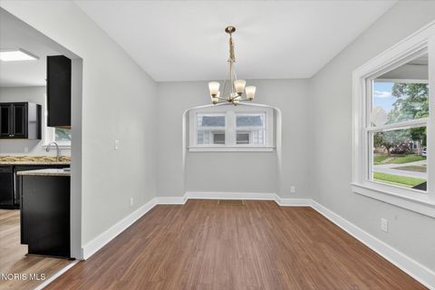 Tiny photo for 4544 Commonwealth Avenue, Toledo, OH 43612 (MLS # 10008334)