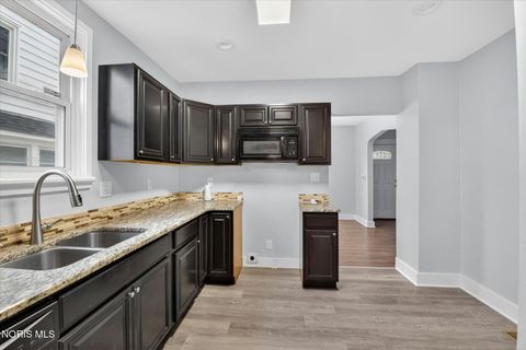Tiny photo for 4544 Commonwealth Avenue, Toledo, OH 43612 (MLS # 10008334)
