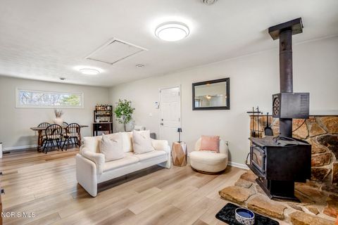 Tiny photo for 3047 March Drive, Toledo, OH 43614 (MLS # 10004998)