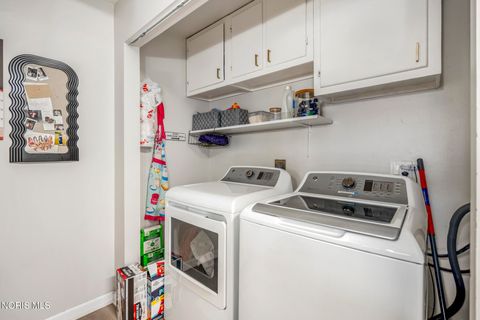 Tiny photo for 3047 March Drive, Toledo, OH 43614 (MLS # 10004998)