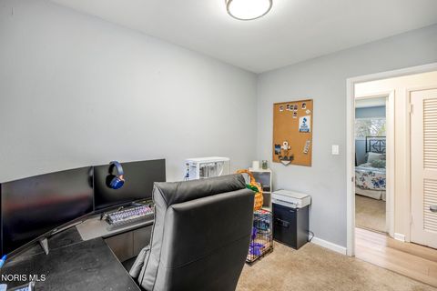 Tiny photo for 3047 March Drive, Toledo, OH 43614 (MLS # 10004998)