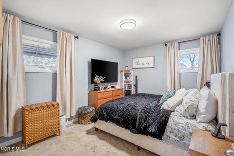 Tiny photo for 3047 March Drive, Toledo, OH 43614 (MLS # 10004998)