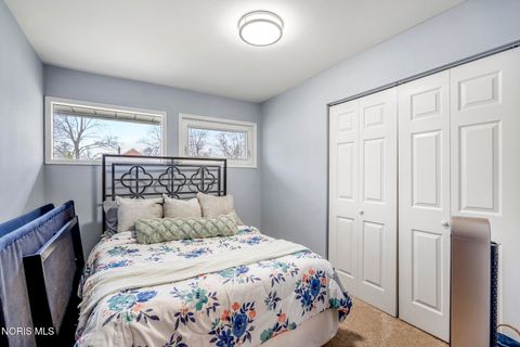 Tiny photo for 3047 March Drive, Toledo, OH 43614 (MLS # 10004998)