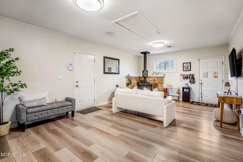 Tiny photo for 3047 March Drive, Toledo, OH 43614 (MLS # 10004998)