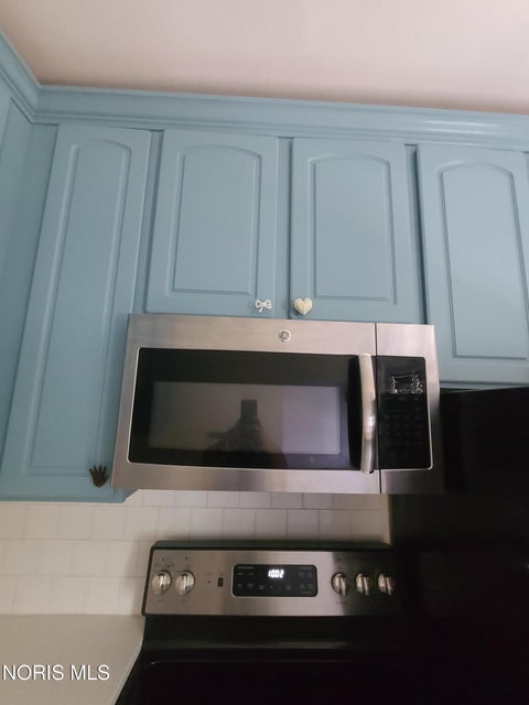 Tiny photo for 2200 Scottwood Avenue #Unit 216, Toledo, OH 43620 (MLS # 10014234)