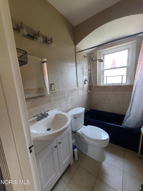 Tiny photo for 2200 Scottwood Avenue #Unit 216, Toledo, OH 43620 (MLS # 10014234)