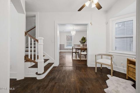 Tiny photo for 2410 Lawrence Avenue, Toledo, OH 43620 (MLS # 10006825)