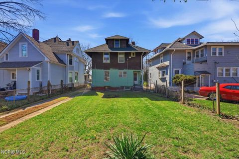 Tiny photo for 2410 Lawrence Avenue, Toledo, OH 43620 (MLS # 10006825)