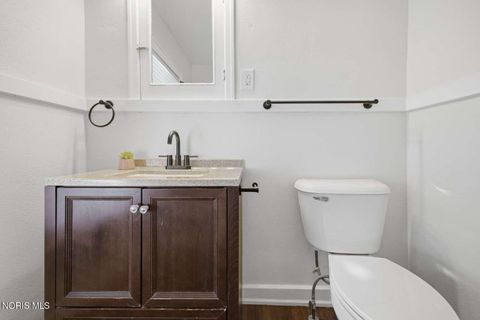 Tiny photo for 2410 Lawrence Avenue, Toledo, OH 43620 (MLS # 10006825)