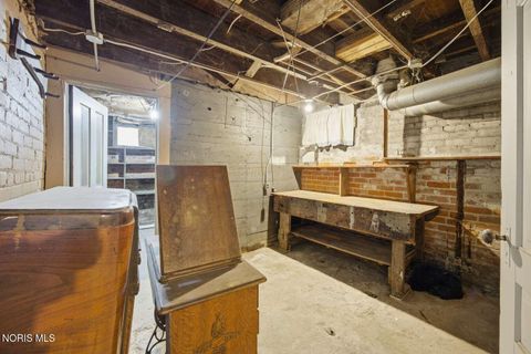 Tiny photo for 2410 Lawrence Avenue, Toledo, OH 43620 (MLS # 10006825)