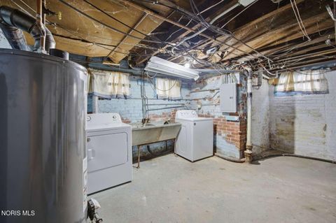 Tiny photo for 2410 Lawrence Avenue, Toledo, OH 43620 (MLS # 10006825)