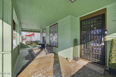 Tiny photo for 2410 Lawrence Avenue, Toledo, OH 43620 (MLS # 10006825)