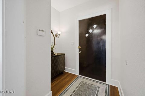 Tiny photo for 2410 Lawrence Avenue, Toledo, OH 43620 (MLS # 10006825)