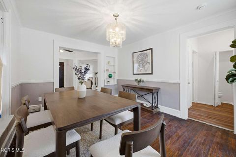 Tiny photo for 2410 Lawrence Avenue, Toledo, OH 43620 (MLS # 10006825)