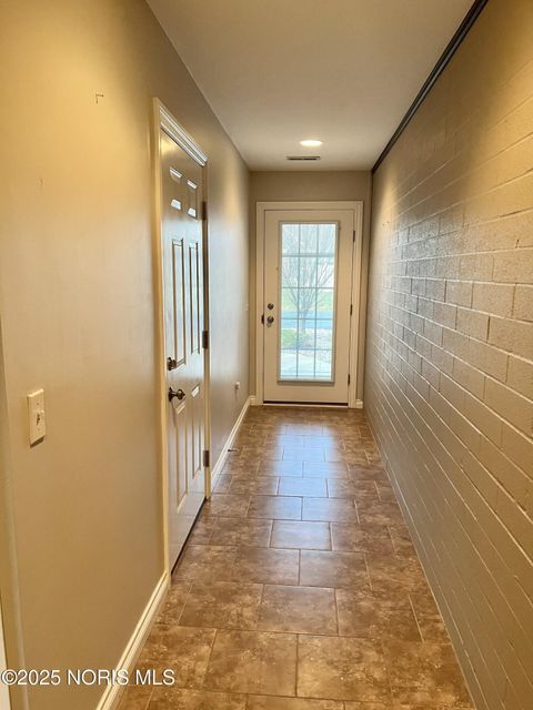 Tiny photo for 4745 Lakeside Drive, Maumee, OH 43537 (MLS # 10002326)