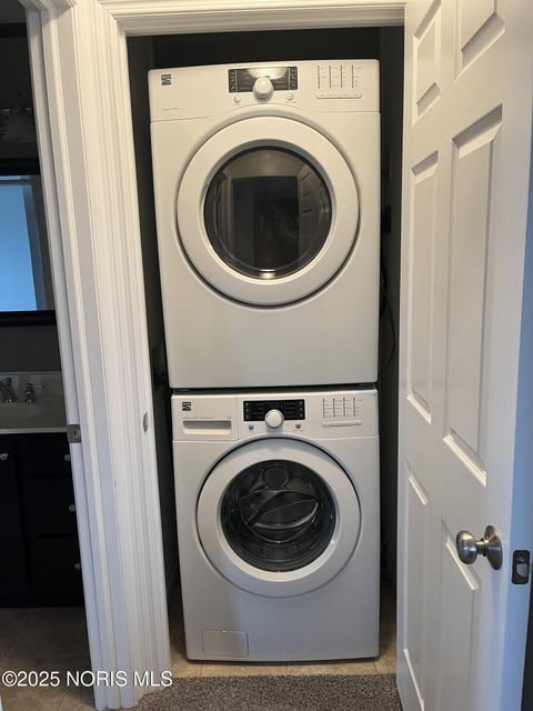 Tiny photo for 4745 Lakeside Drive, Maumee, OH 43537 (MLS # 10002326)