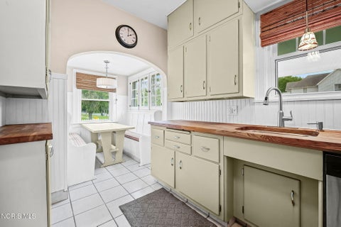 Tiny photo for 330 Glendale Avenue, Findlay, OH 45840 (MLS # 10014231)