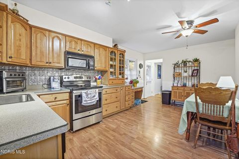 Tiny photo for 3933 Darewood Drive, Toledo, OH 43623 (MLS # 10005796)