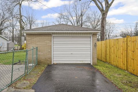 Tiny photo for 3933 Darewood Drive, Toledo, OH 43623 (MLS # 10005796)