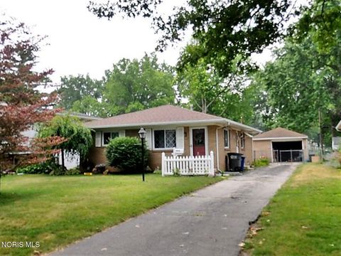 Photo of 3933 Darewood Drive, Toledo, OH 43623 (MLS # 10005796)