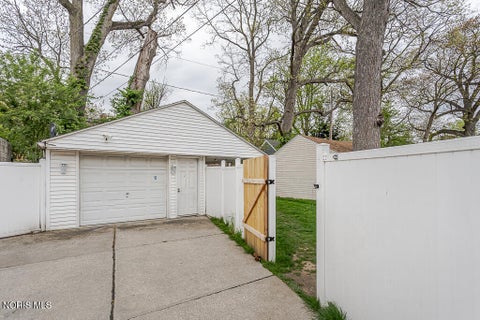 Tiny photo for 3517 Douglas Road, Toledo, OH 43606 (MLS # 10007356)