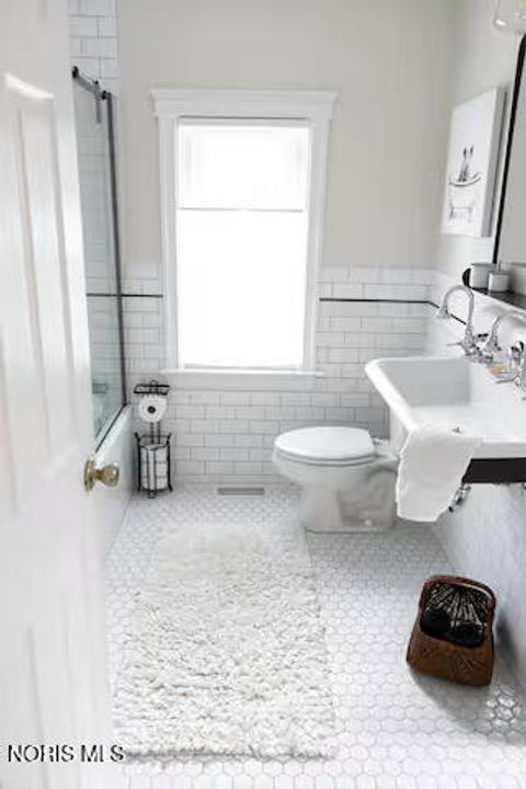 Tiny photo for 6739 Erie Street, Sylvania, OH 43560 (MLS # 10006503)